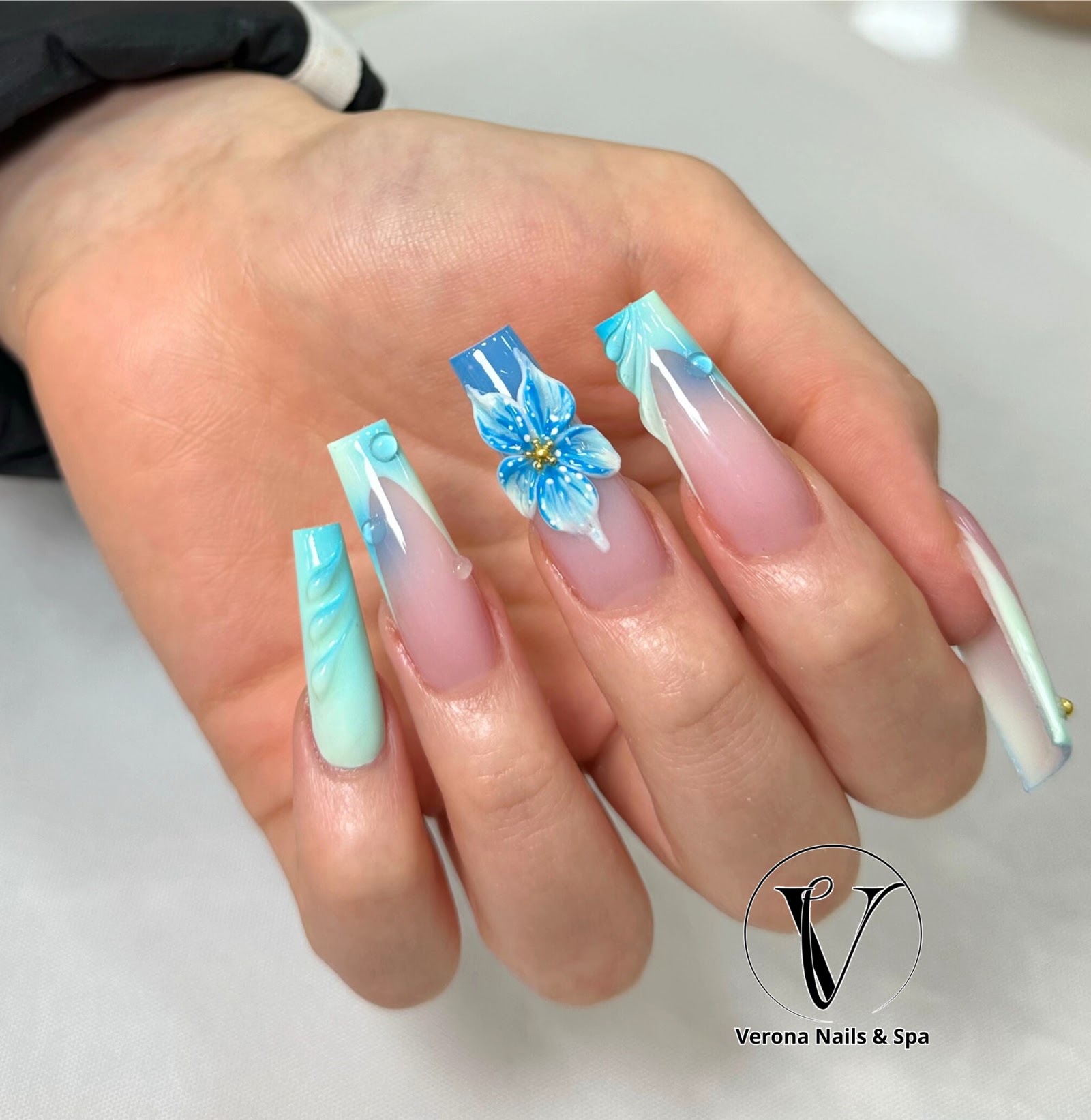 Verona Nails & Spa nail photo 2
